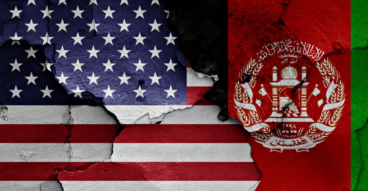 Americké velvyslanectví v Kábulu začíná pálit dokumenty