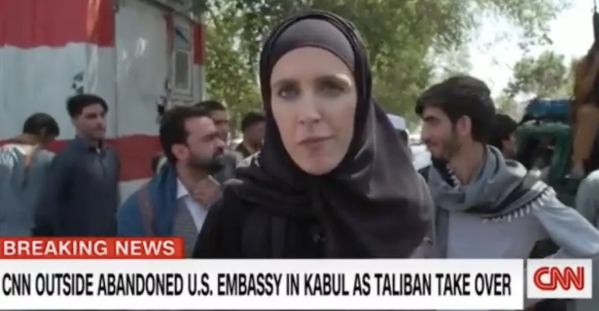 „Skandují ‚Smrt Americe‘, ale zároveň vypadají přátelsky,“ říká zpravodajka CNN v hidžábu