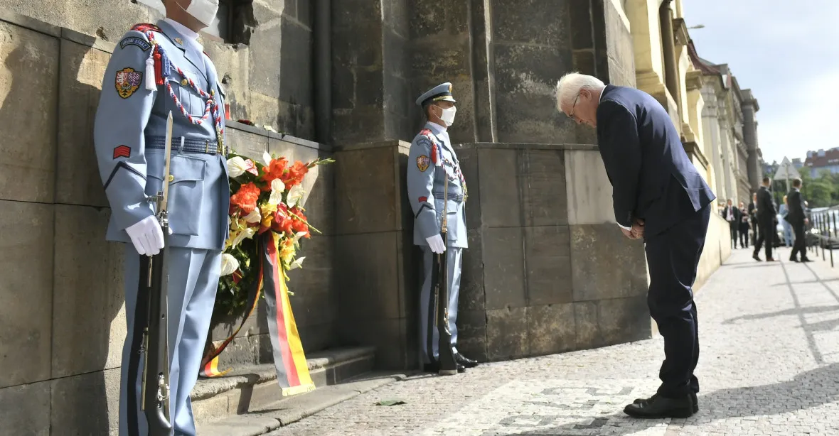 První německý prezident se uklonil památce výsadkářů, kteří zlikvidovali Heydricha