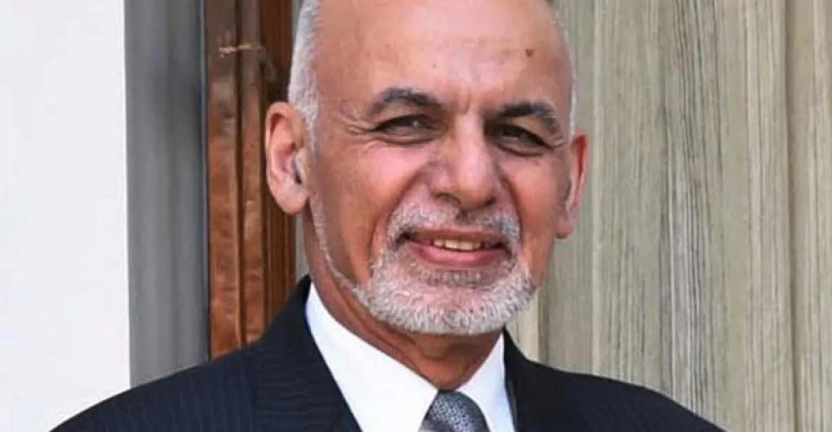„Omlouvám se afghánskému lidu,“ kaje se bývalý prezident z exilu