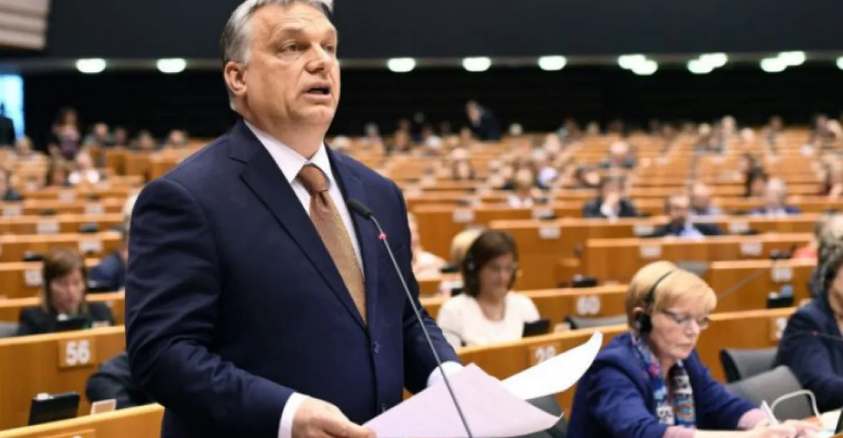 Maďaři podpořili Varšavu ve sporu s EU. „Odsuzujeme nečestné útoky z Bruselu“