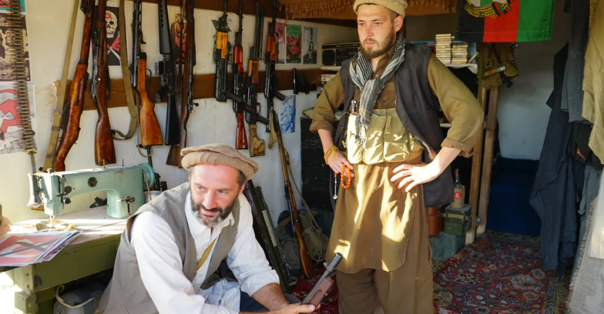 Popravy a sekání končetin se vrátí do Afghánistánu. Tálibán končí s přetvářkou
