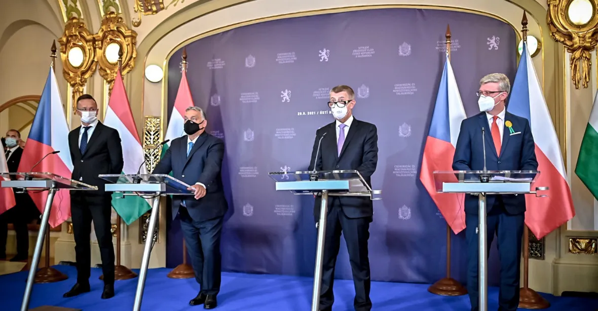 Babiš s Orbánem na akci nepustili některé české i zahraniční novináře