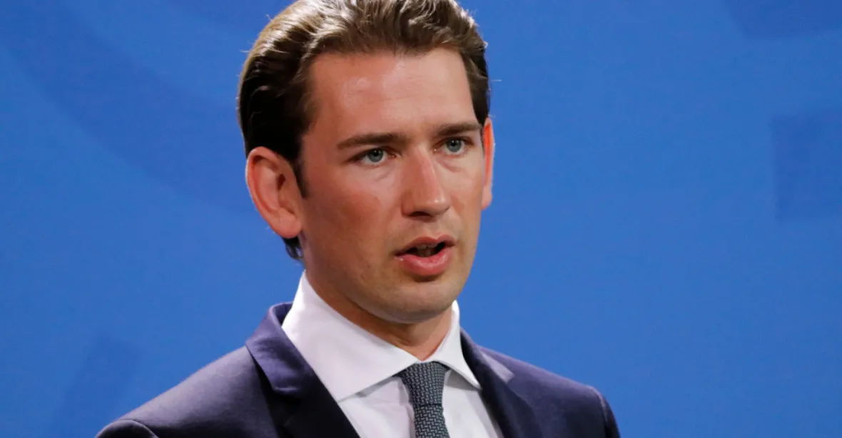 Rakouský kancléř Kurz rezignuje. Kvůli korupční kauze
