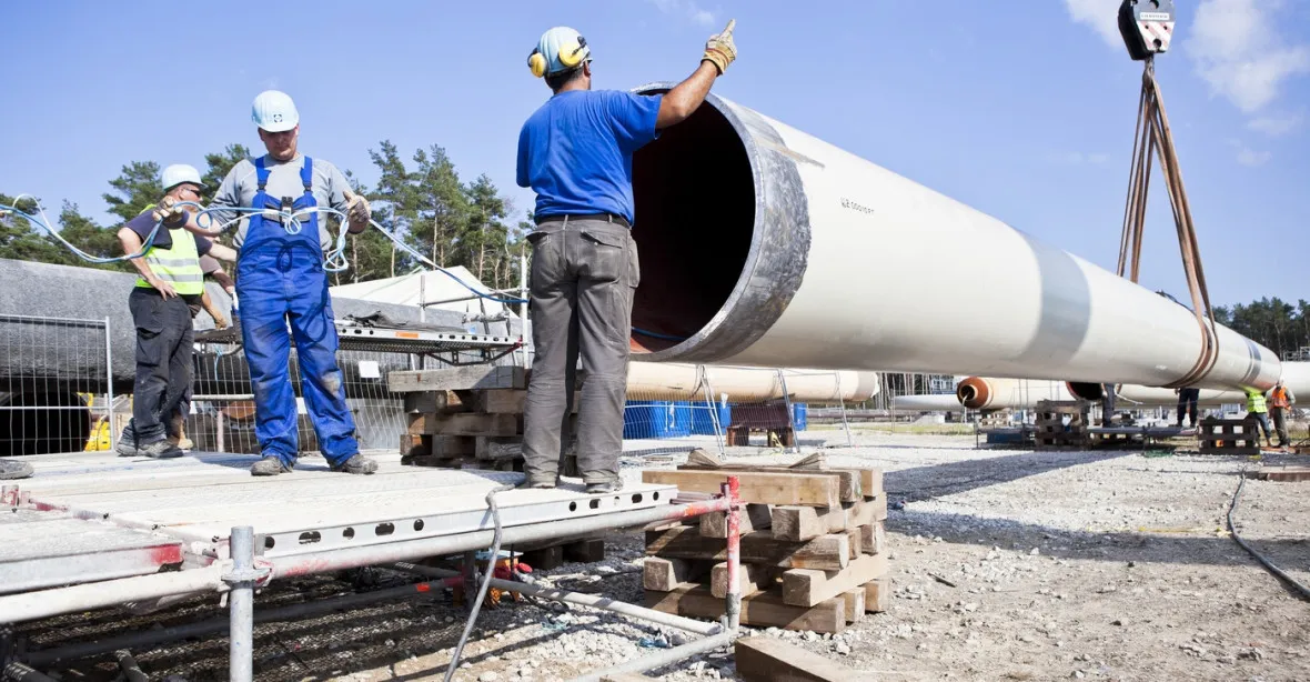 První potrubí Nord Streamu 2 je naplněno plynem a může spustit provoz