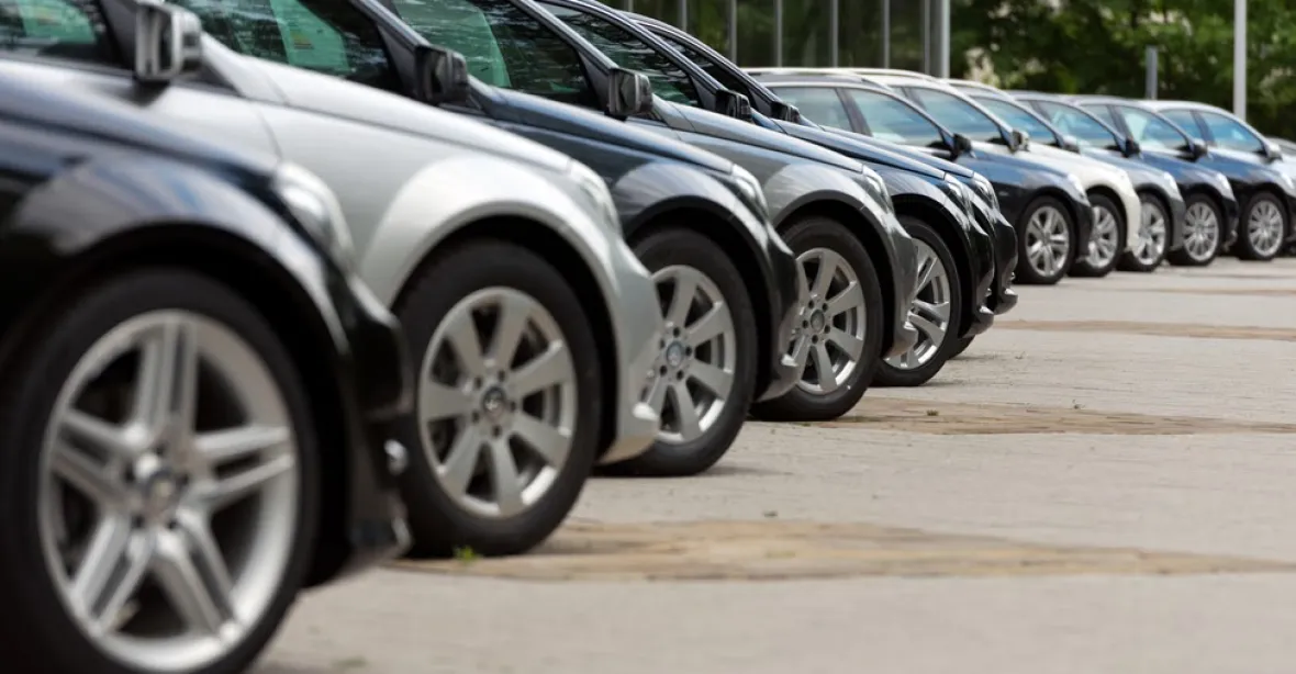 Prodej aut v Německu prudce klesl, Škoda je ale znovu dovozní jedničkou