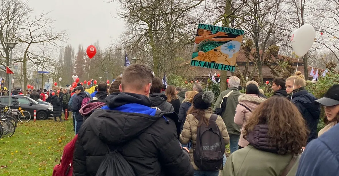 VIDEO: V Bruselu protestovaly proti opatřením tisíce lidí