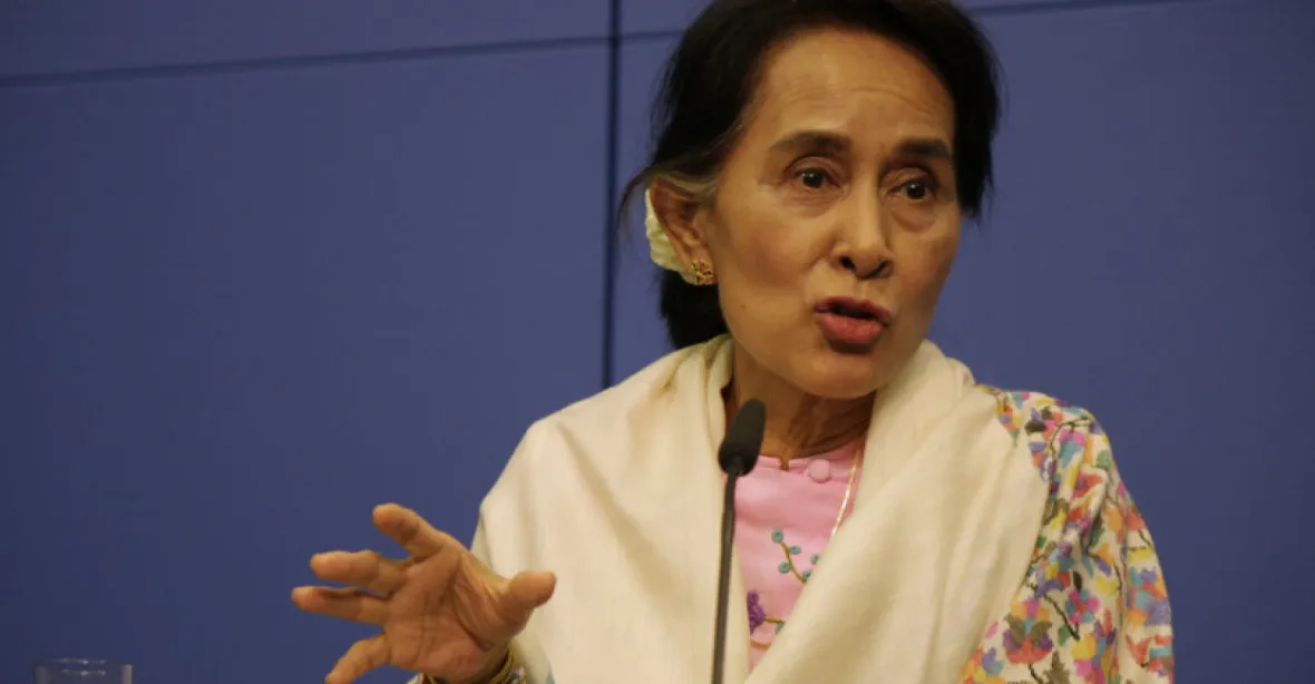 Barmský soud uložil svržené vůdkyni Su Ťij čtyřletý trest vězení