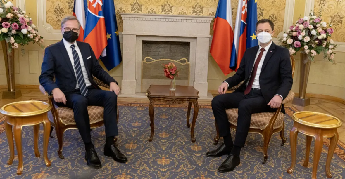 Oba jsme proevropští, zdůraznil premiér Heger při Fialově návštěvě Bratislavy