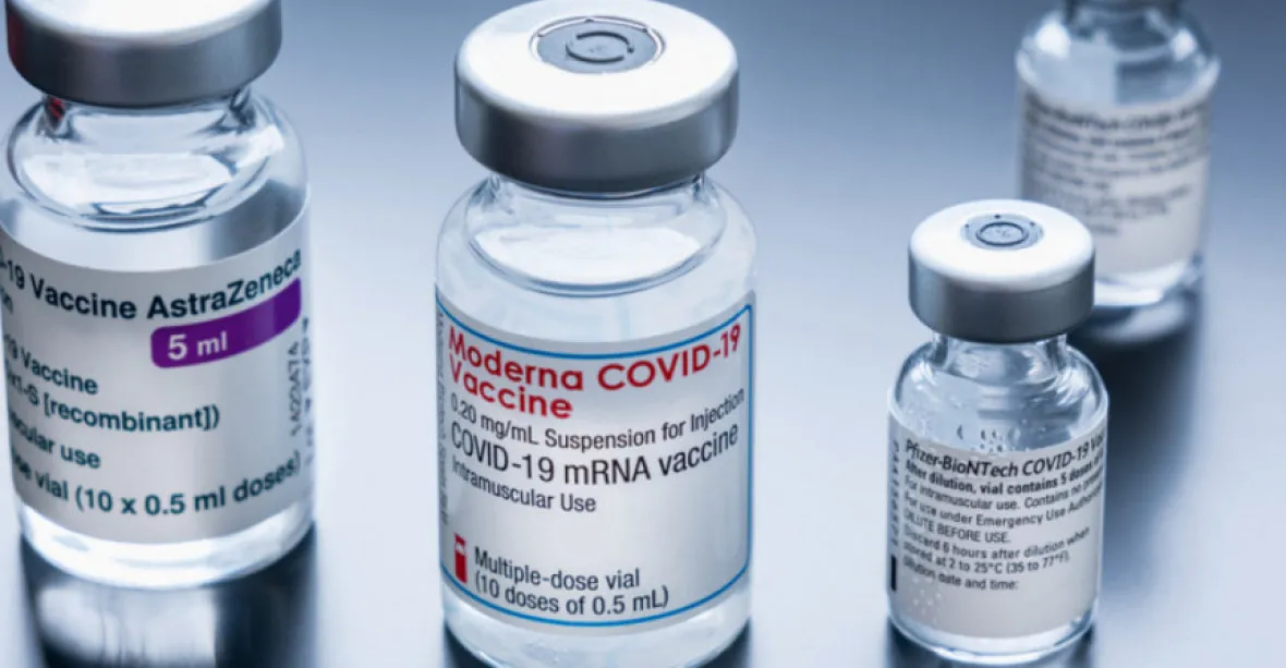 Efekt vakcín proti nákaze omikronem je nízký. Ochrání ale před hospitalizací, ukazují data