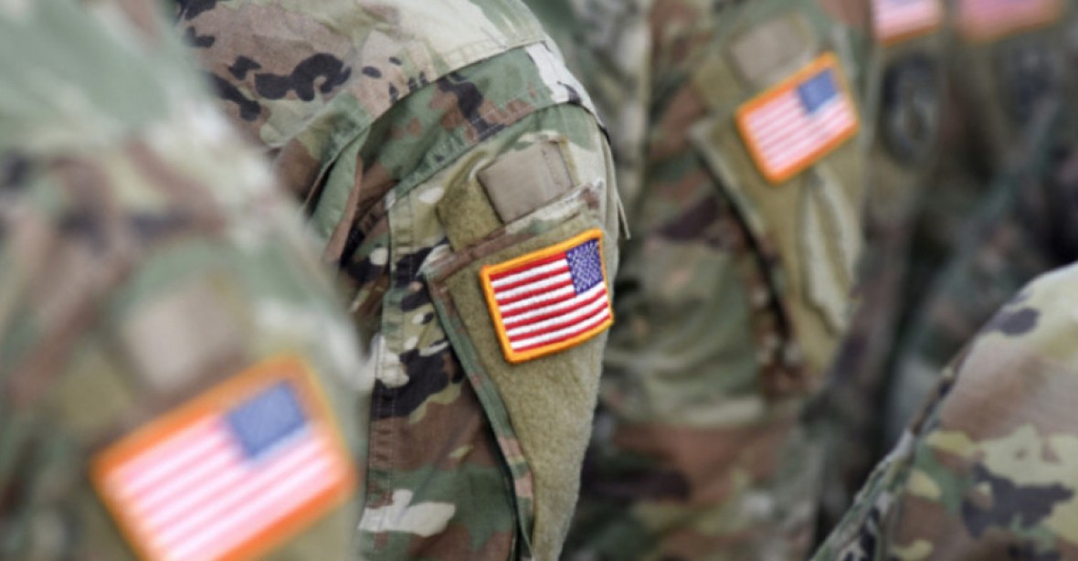 Biden už brzy přesune americké vojáky do východní Evropy. Ne ale na Ukrajinu
