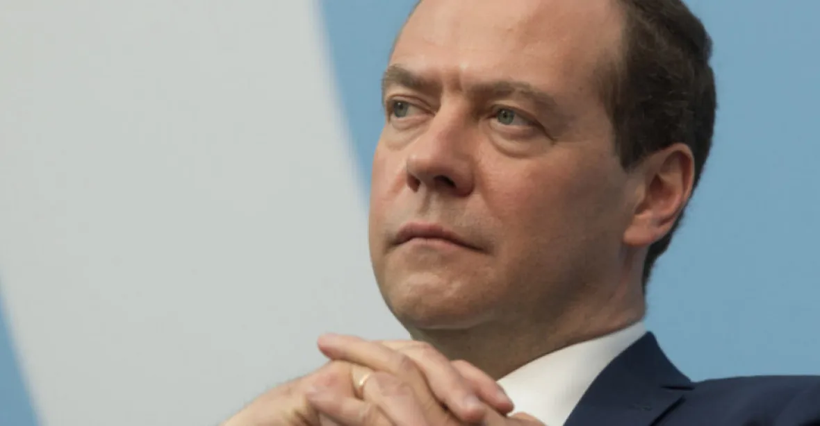 „Speciální operaci“ vymyslel podle Medveděva sám Putin. Sankce ho neovlivní