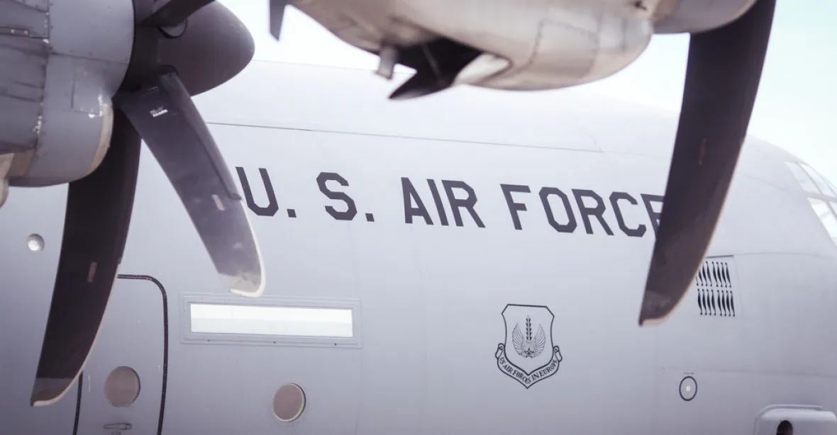 USA posiluje evropskou obranu letouny na ničení radarů i posádkou