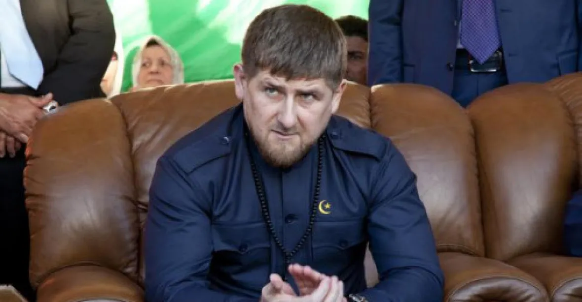Kadyrov se hlásí z Mariupolu. Jeho Čečenci jsou pro Ukrajince „jednotka z TikToku“