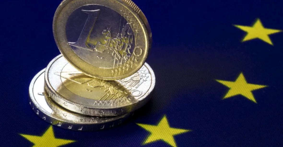 Euro ztrácí pozici