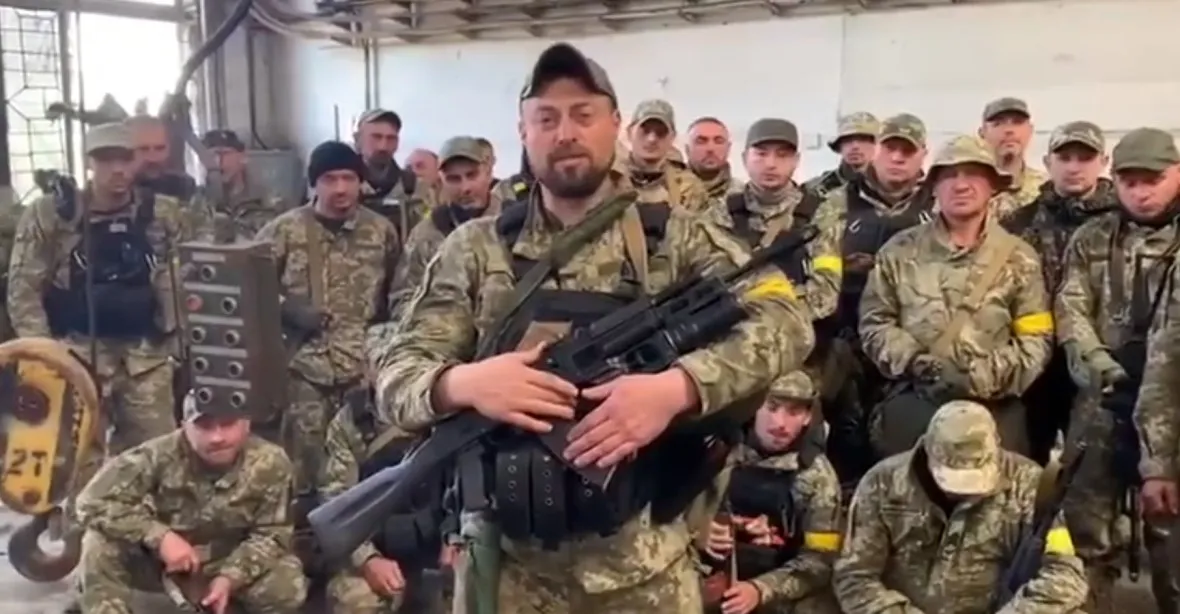 Ukrajinská morálka na Donbase uvadá. „Na dobrovolníky velení kašle, nemáme podporu“
