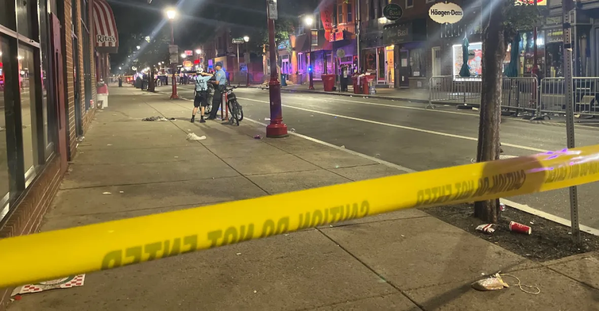 Skupina útočníků střílela ve Filadelfii do lidí. Tři mrtví, 11 raněných