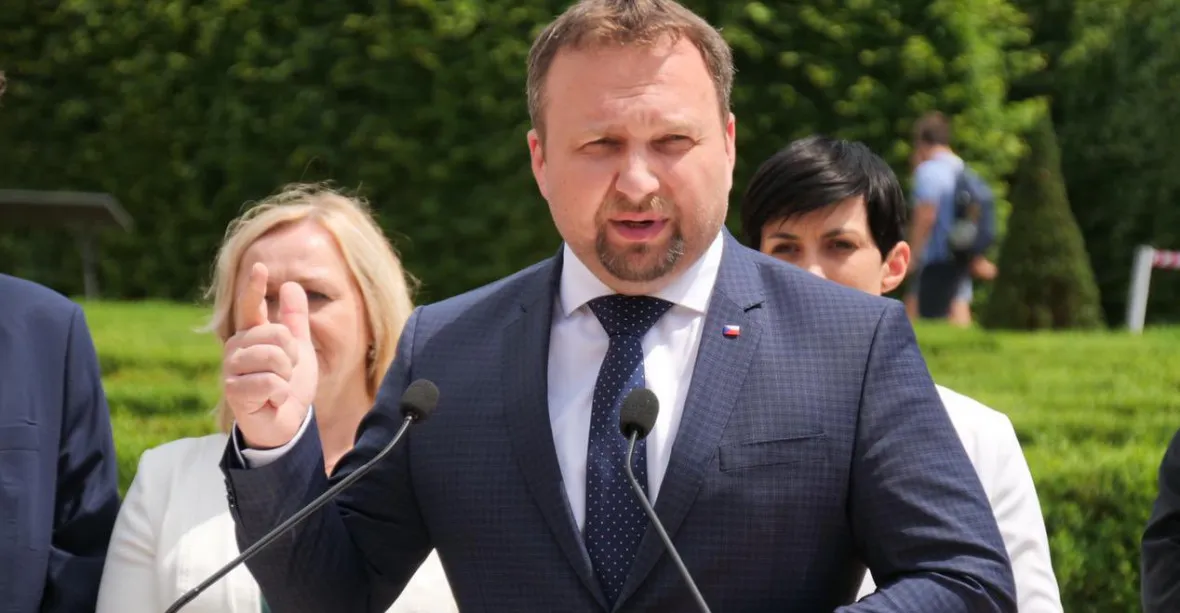 Ministr Jurečka prosadil úpravy v dávkách pro ukrajinské uprchlíky