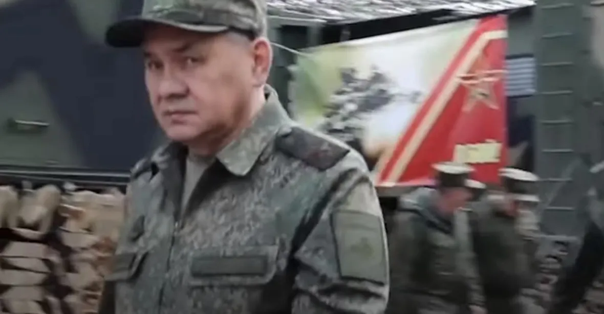VIDEO: Šojgu přiletěl vrtulníkem na Ukrajinu. Kreml ukázal ministra obrany