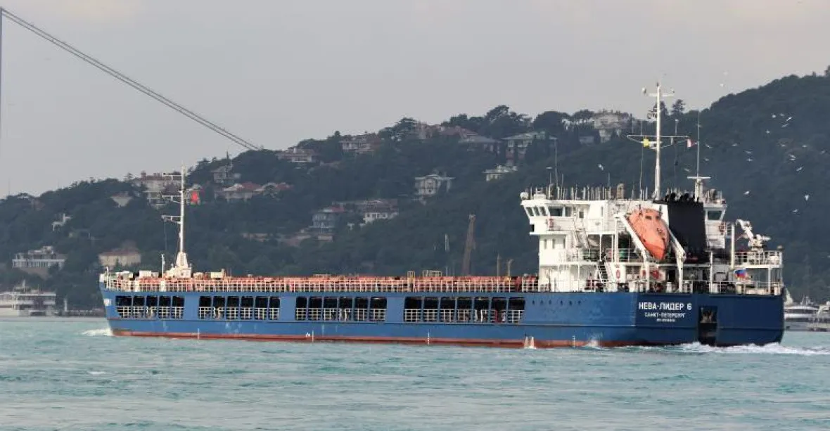 Loď s kradeným obilím opustila přístav. Ukrajinci žádají Turky o její zadržení