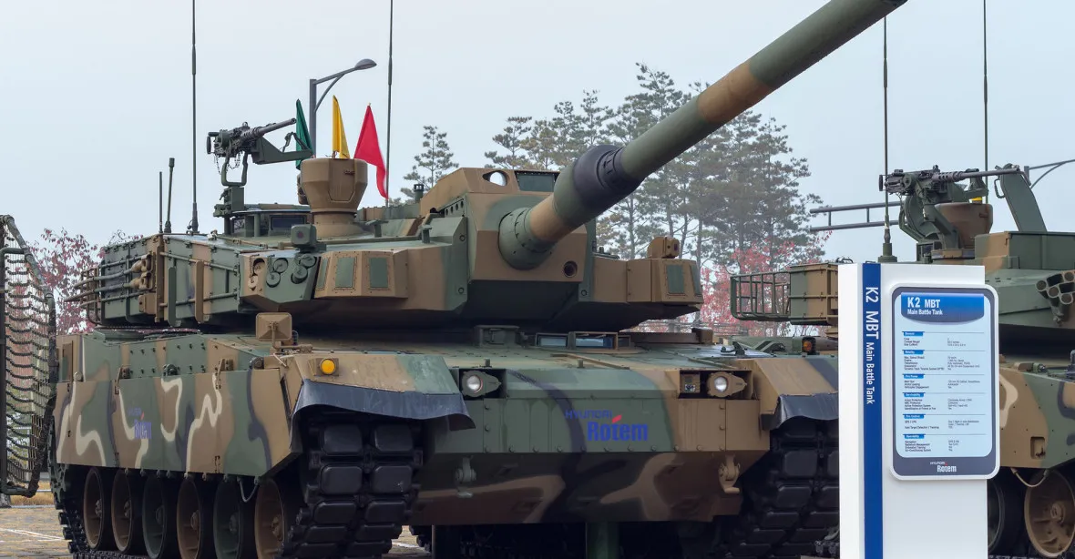 Polsko kupuje jihokorejské zbraně ve velkém: letadla, děla i tanky