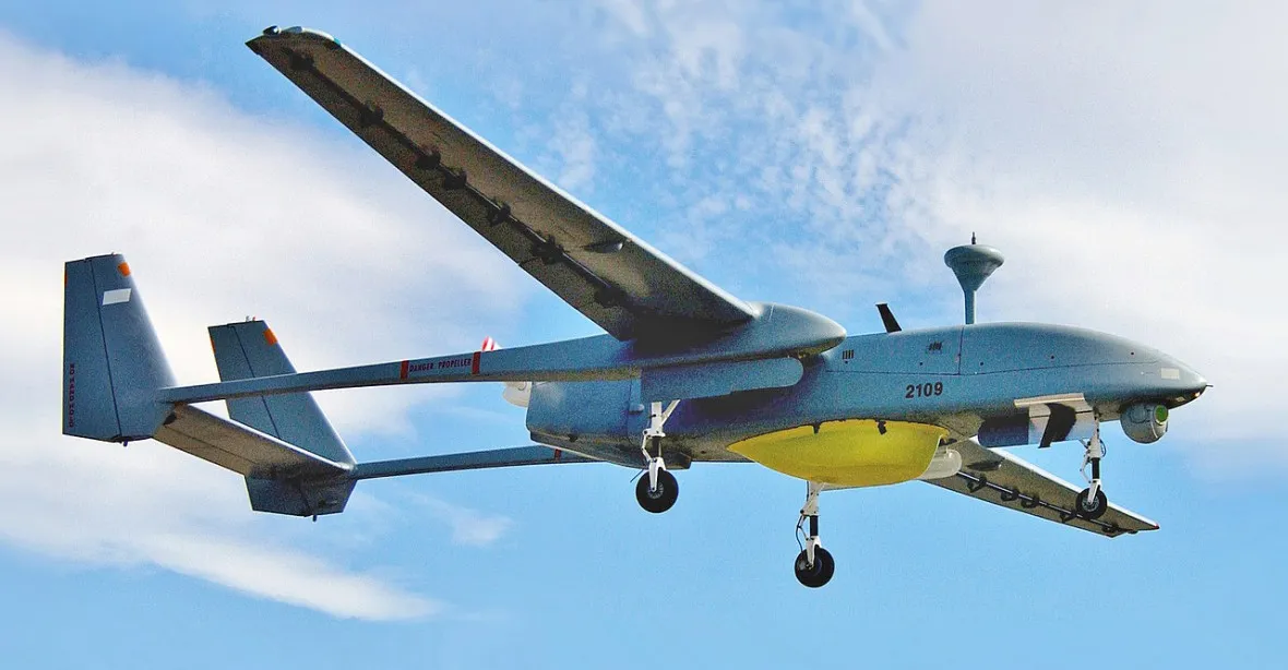 Rachotina, nebo špičkový výrobek? Česká armáda hájí nákup izraelských dronů
