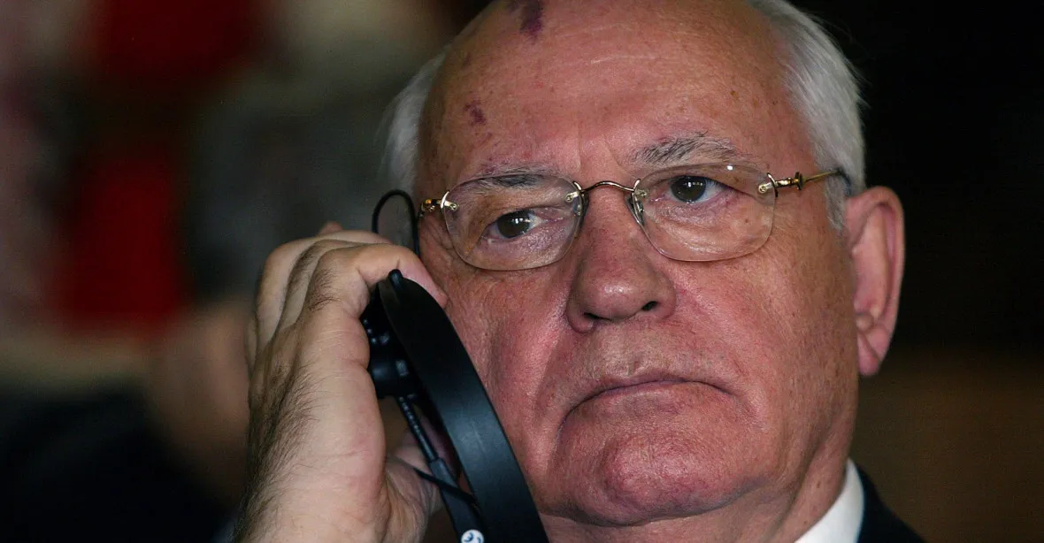 Gorbačov, hodný člověk z „říše zla“. Co mu Rusové nikdy neodpustí