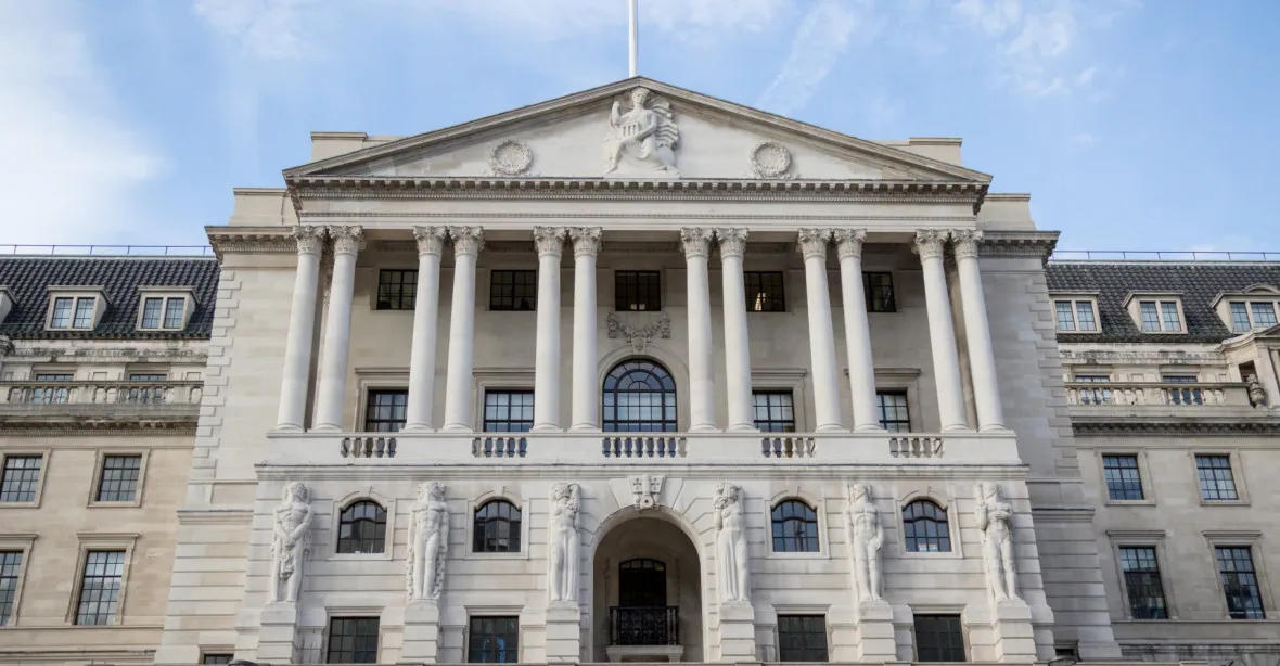 Finanční stabilita Británie je ohrožena. Centrální banka začíná nakupovat dluhopisy „urychleným tempem“