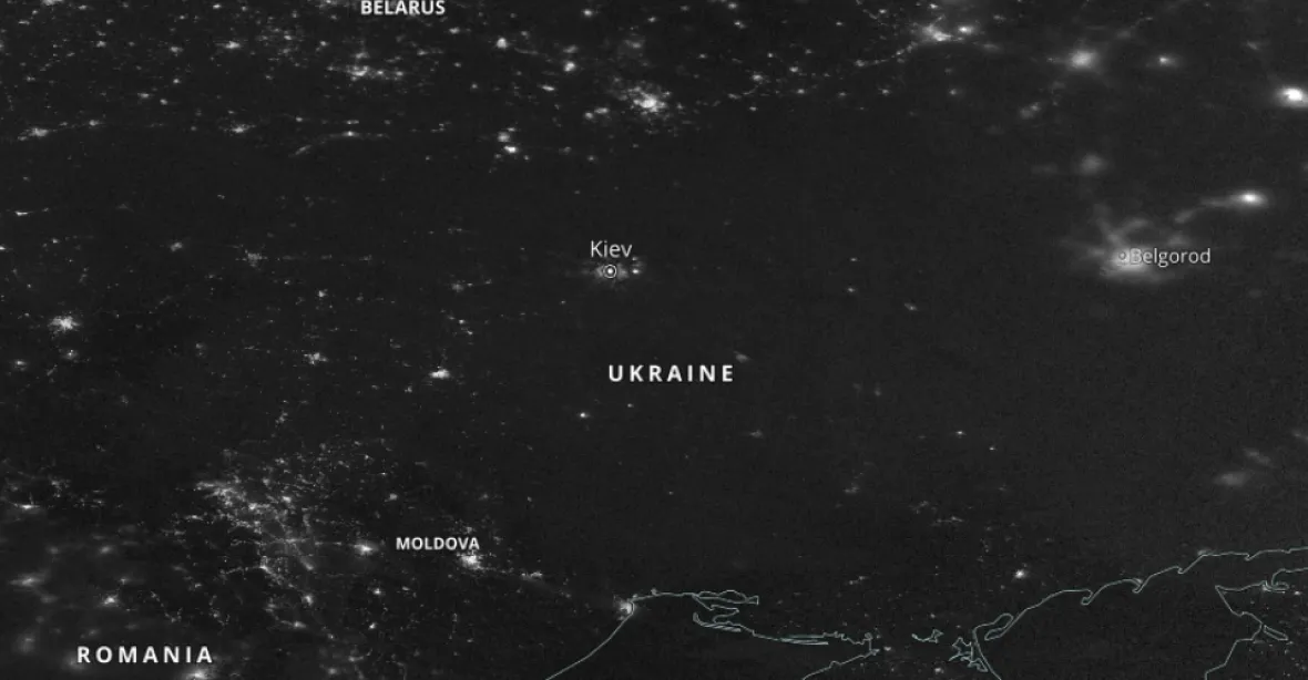 Satelity ukázaly výsledek ruského bombardování. Ukrajina zhasla
