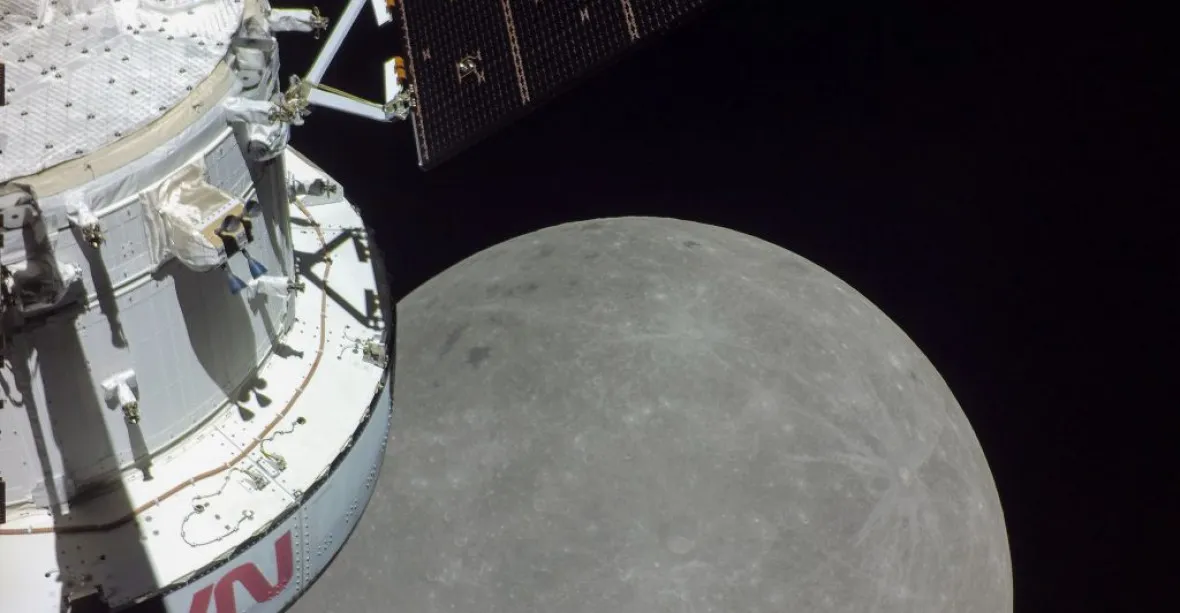 Úspěšná mise. Kosmická loď Orion vstoupila na oběžnou dráhu kolem Měsíce