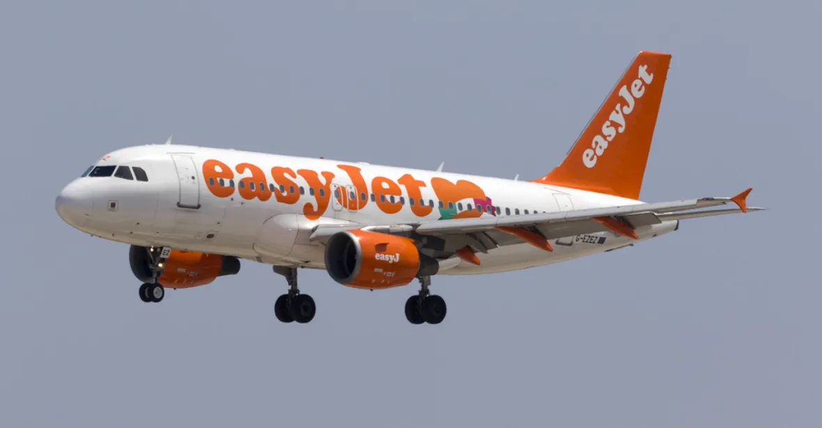 Letadlo do Bristolu nouzově přistálo v Praze kvůli možnému výbušnému zařízení