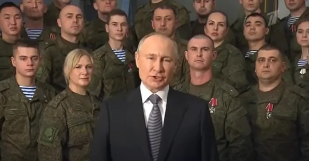 Putinův bojovný projev mezi vojáky: Pravda je na straně Ruska