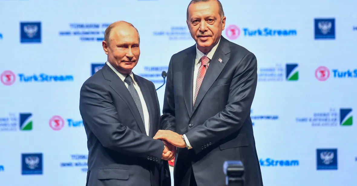 Erdogan vybízel Putina k příměří. Patriarcha Kirill volal po klidu zbraní o pravoslavných Vánocích