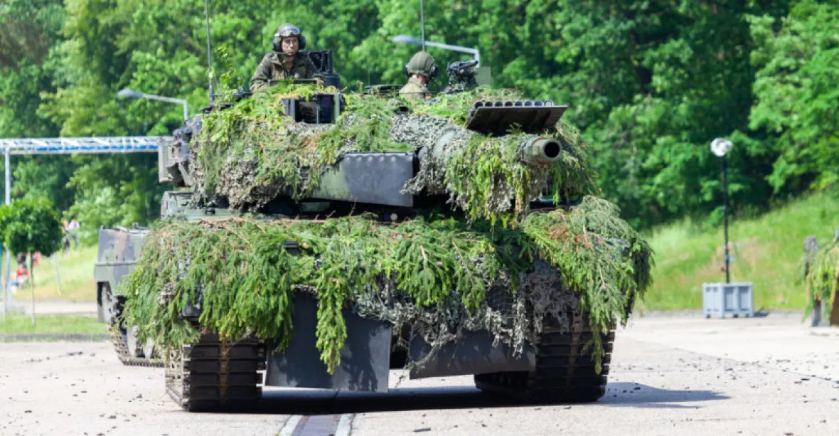 „Velký krok k zastavení Ruska“. Německo souhlasilo a na Ukrajinu pošle leopardy