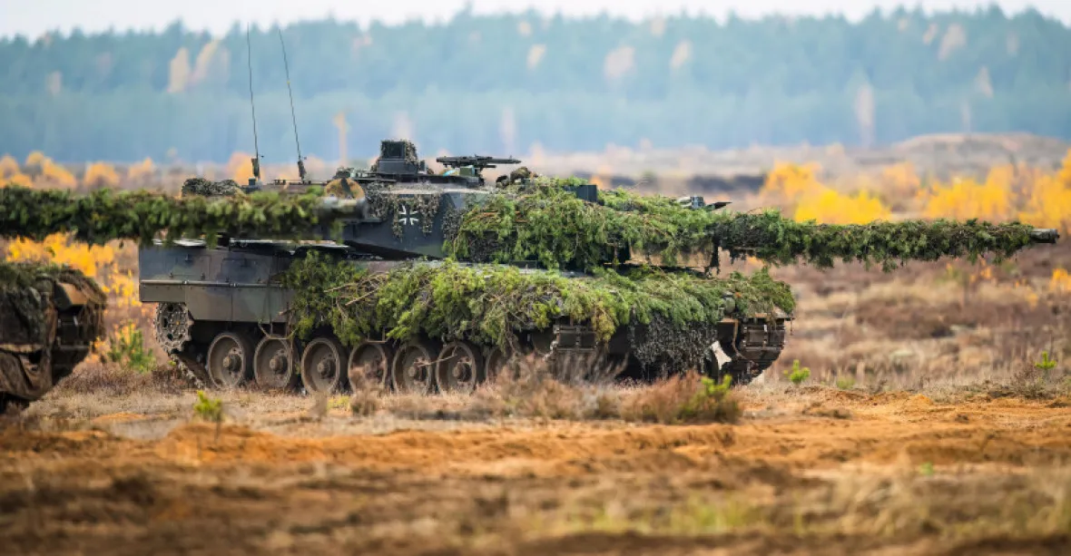 Dvanáct západních spojenců přislíbilo Ukrajině 321 tanků, tvrdí velvyslanec