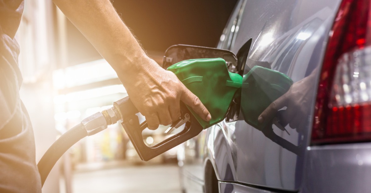„Ceny pohonných hmot budou dál klesat.“ Nafta je nejlevnější od začátku války
