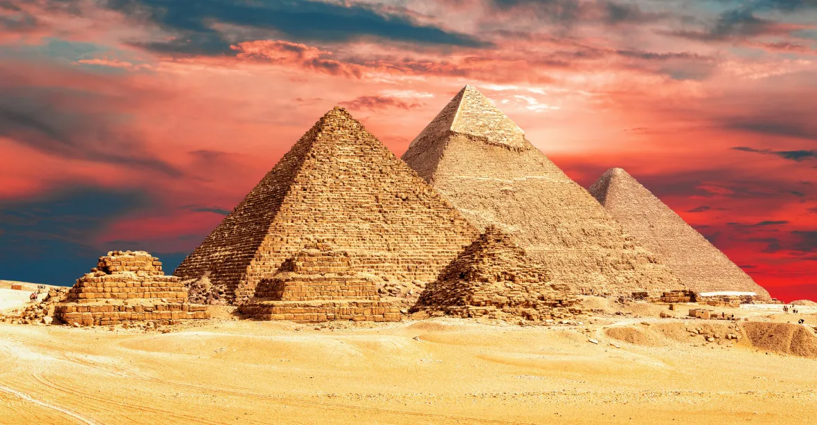 Velká pyramida v Gíze skrývala tajnou chodbu. Může vést k dalším objevům