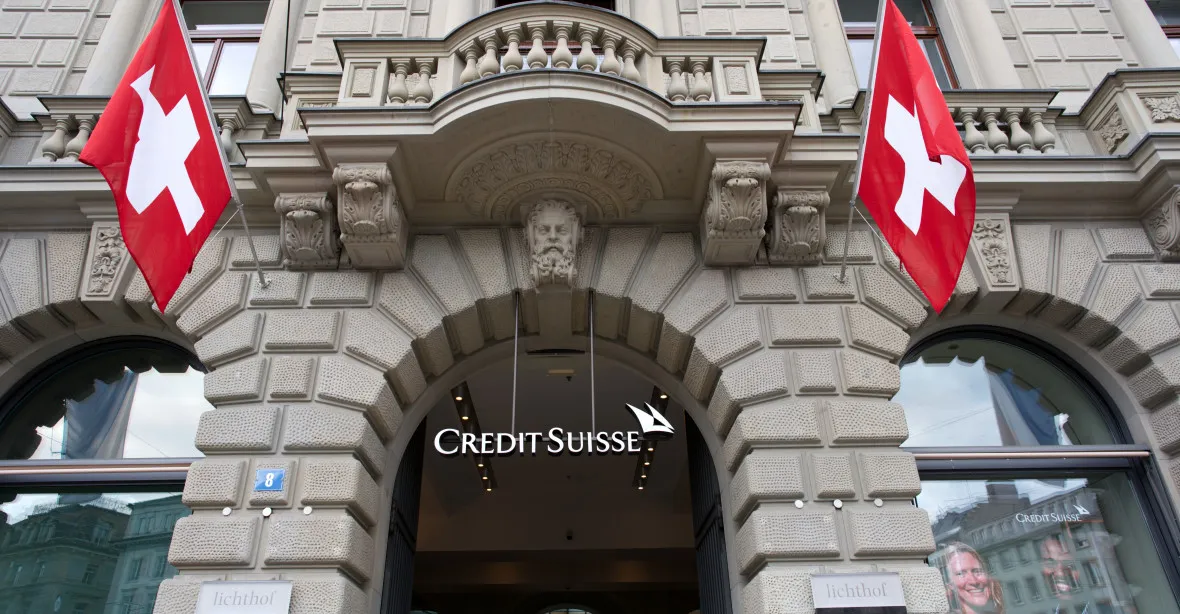 Credit Suisse v potížích si půjčila 1,2 bilionu korun od švýcarské centrální banky
