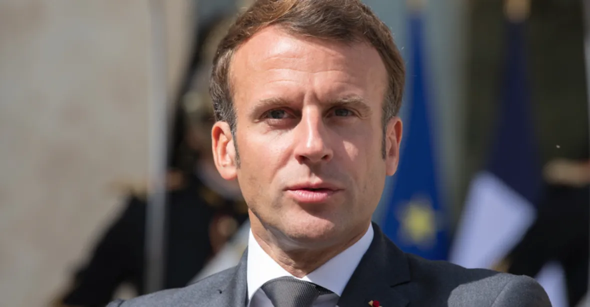 Francouzská vláda přijme důchodovou reformu bez poslanců. Nemá mezi nimi většinu