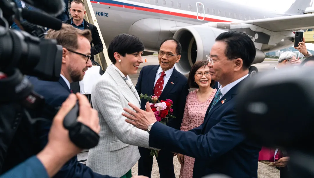 Peking: „Zničili jste politický základ čínsko-českých vztahů.“ Pekarová dorazila na Tchaj-wan
