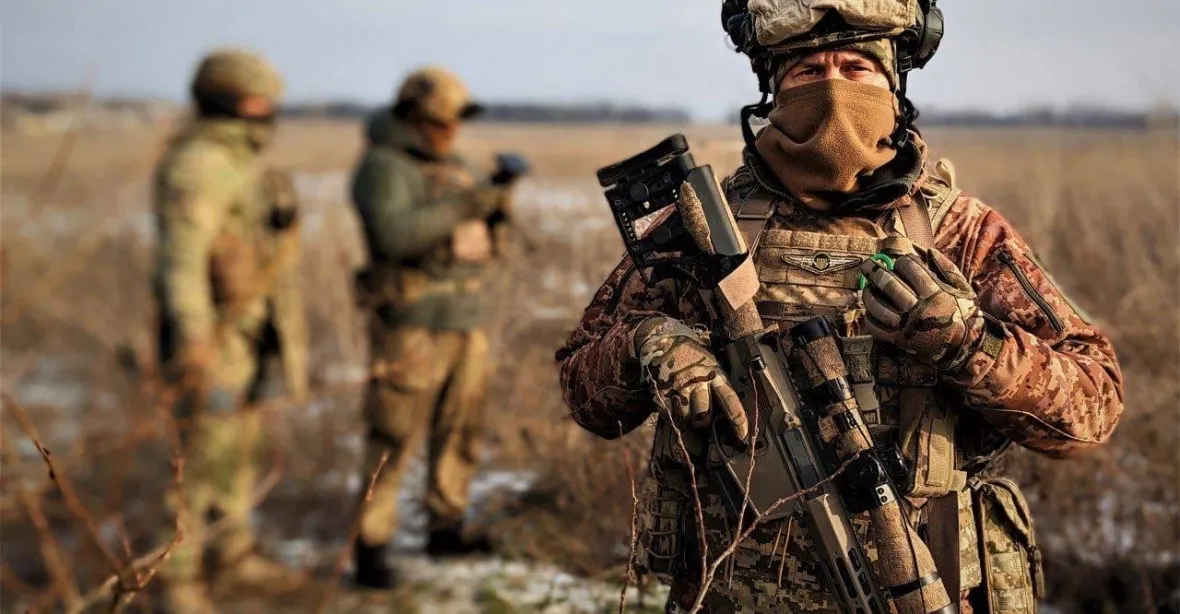VIDEO: Šílený výkon velitele zachránil jednotku Ukrajinců před smrtí. Smekají i Rusové