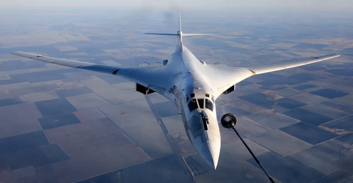Rusko se chlubí úspěšným testem dvojice strategických „superbombardérů“ Tu-160