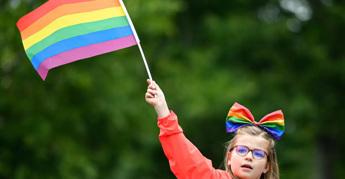 Žádné hormony pro trans děti v Montaně. Guvernér podepsal nový zákon