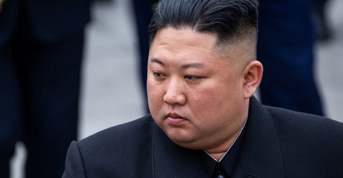 Kim Čong-un váží 140 kilogramů a trpí nespavostí. Poslanci to prozradila umělá inteligence
