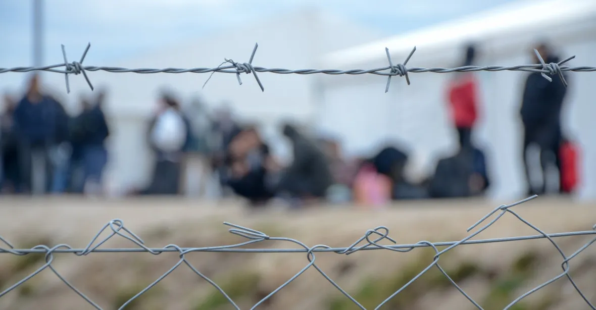 Pokuta 22 tisíc eur za nepřijatého migranta. „Brusel z nás udělá zemi migrantů,“ reagoval Orbán