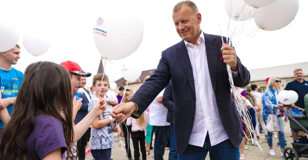 Slovenský politik Kollár uhodil svou přítelkyni: „Dostala pár facek, ale nikdo jí nemusel ošetřovat“