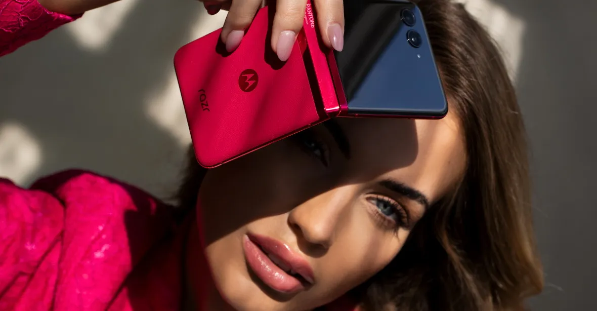 Motorola razr 40 ultra: Nová generace ikonického ohebného telefonu nadchne rozum a uchvátí srdce