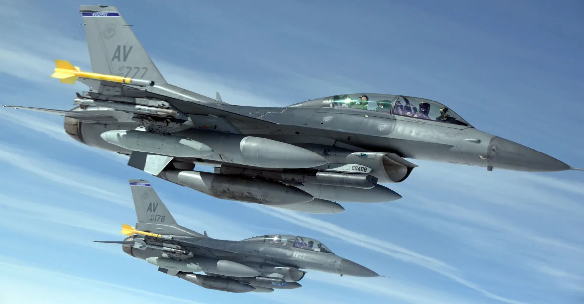 Ukrajina dostane od Norska stíhačky F-16, tvrdí norská televize