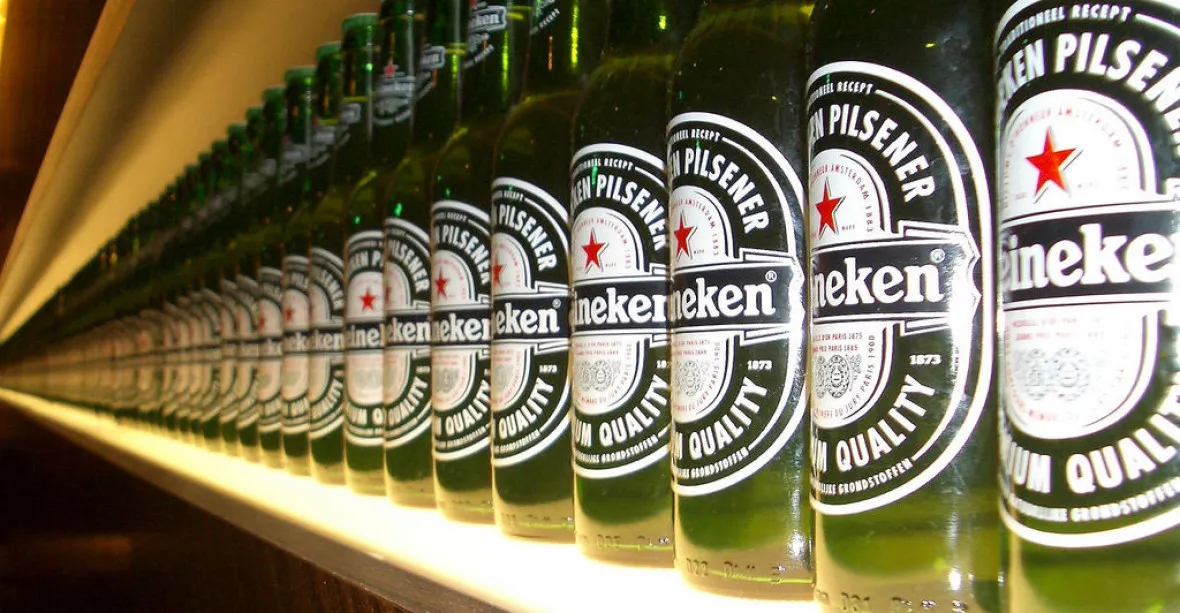Heineken se úplně stáhl z Ruska, byznys tam prodal za euro
