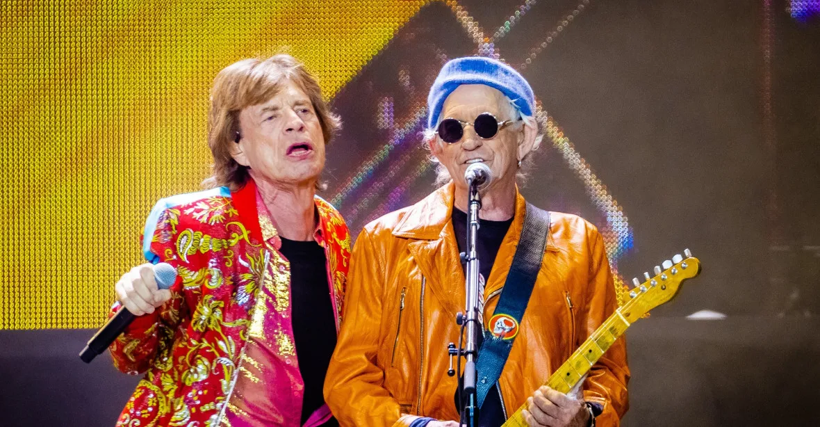 Návrat legend. Kapela Rolling Stones vydá nové album, Jaggerovi bylo nedávno 80 let
